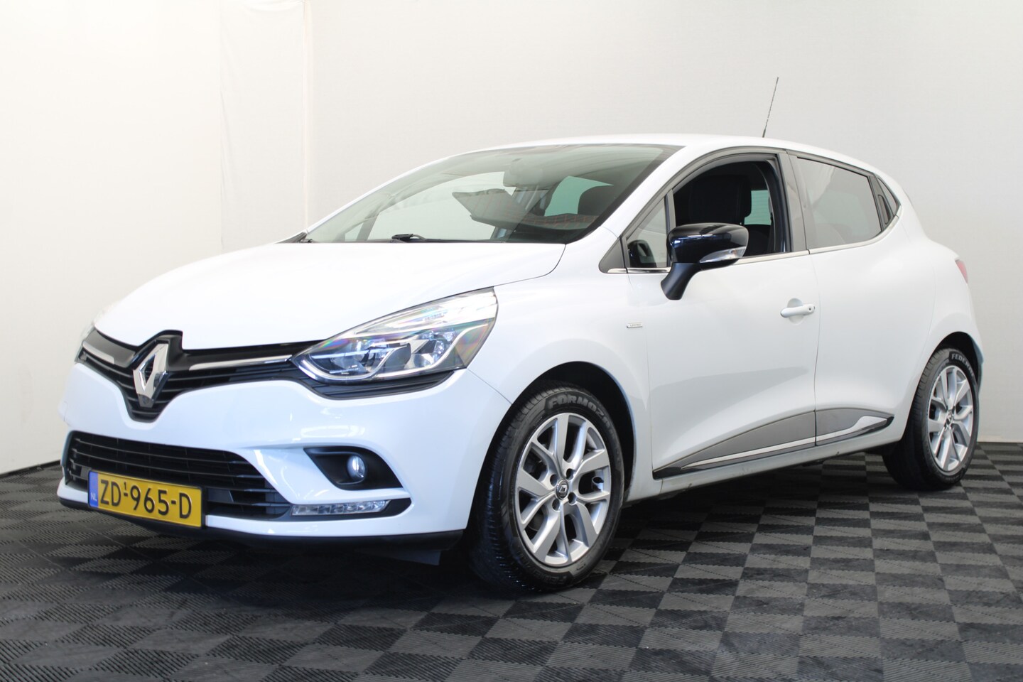 Renault Clio - 0.9 TCe Limited |Navi|PDC|Cruise| - AutoWereld.nl