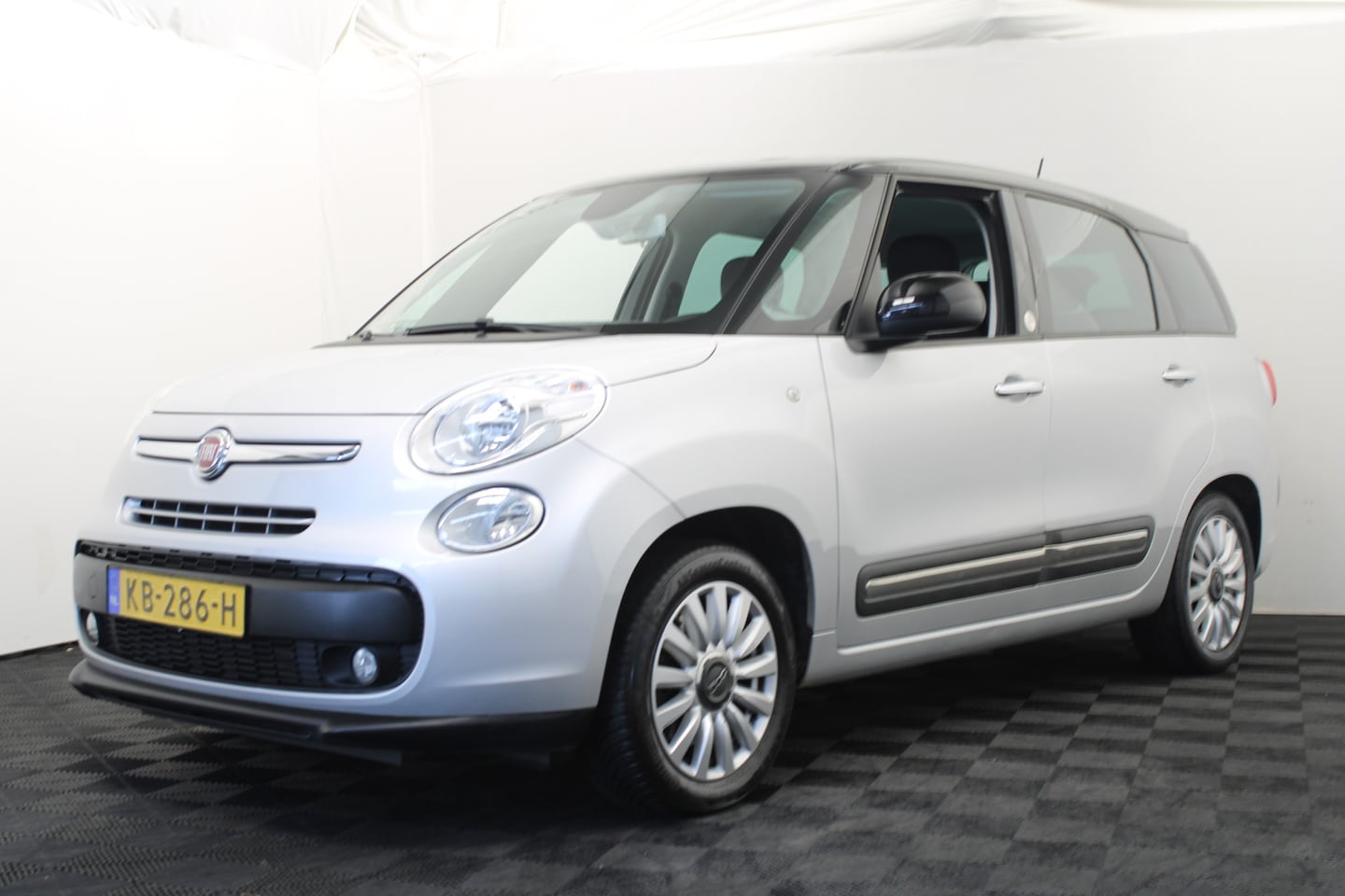 Fiat 500 L Living - 1.4 T-Jet Lounge 7p. |7-persoons|Navi|Camera - AutoWereld.nl