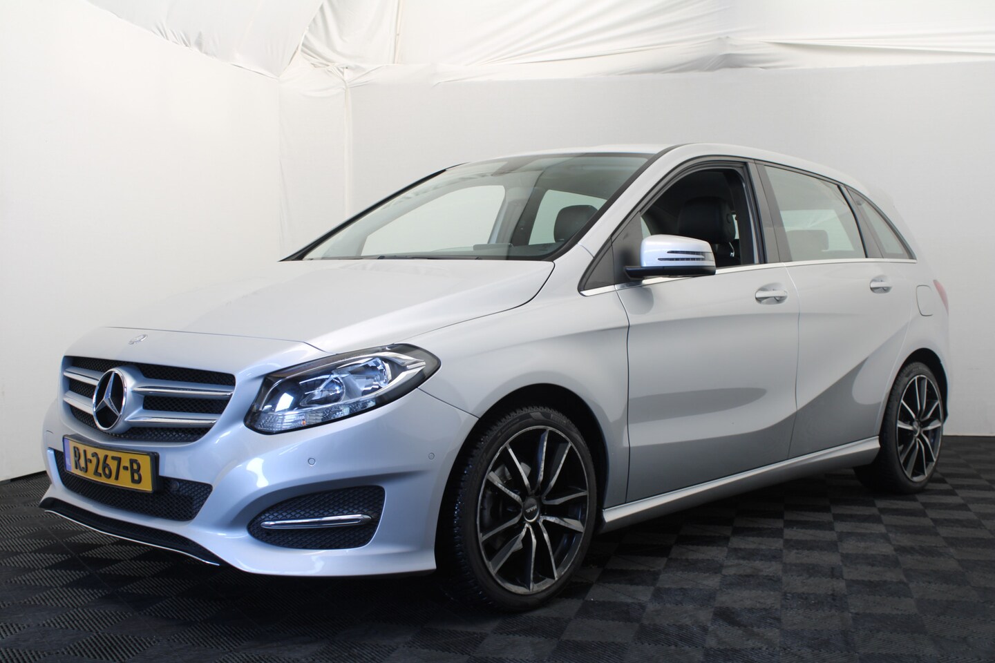 Mercedes-Benz B-klasse - 180 d Prestige |Navi|Leder| - AutoWereld.nl