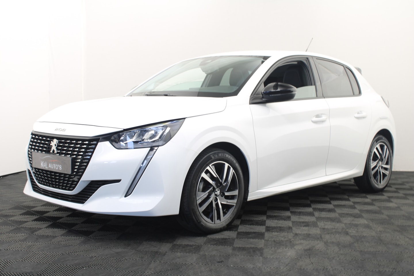 Peugeot 208 - 1.2 PureTech Allure |Carplay|Camera|Automaat| - AutoWereld.nl