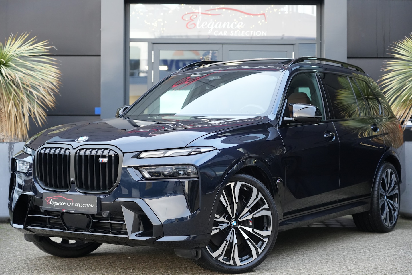 BMW X7 - M60i xDrive 531pk Panoramadak/Stoelverwarming/360Camera - AutoWereld.nl