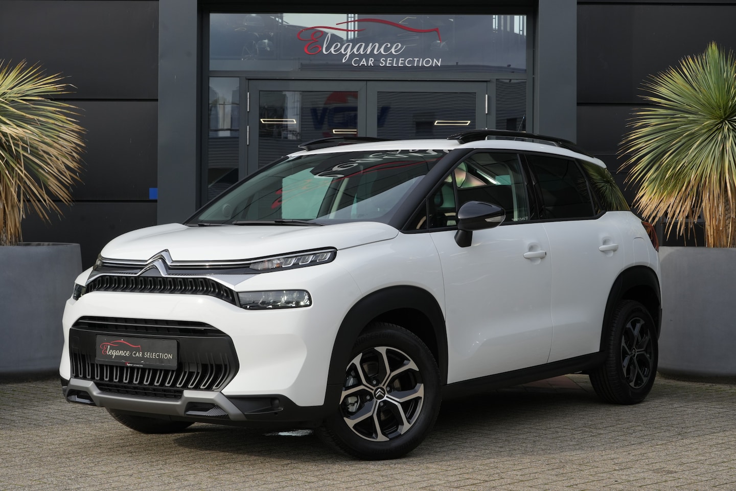 Citroën C3 Aircross - 1.2 PureTech 131pk Navigatie/Climate/PDC - AutoWereld.nl