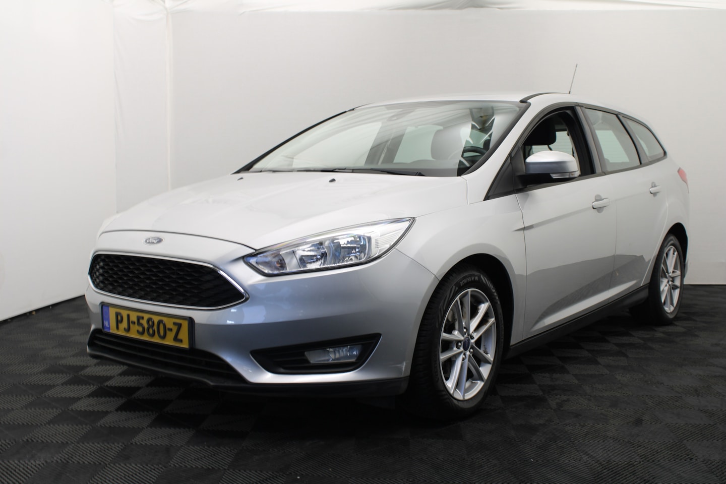 Ford Focus Wagon - 1.0 Titanium 1.0 Titanium - AutoWereld.nl