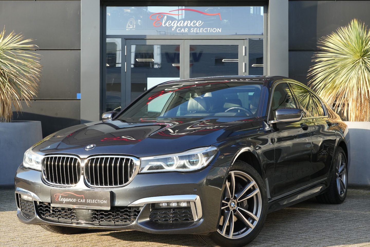 BMW 7-serie - 730d xDrive M Sport High Executive 266pk Schuifdak/360Camera/HarmanKardon - AutoWereld.nl