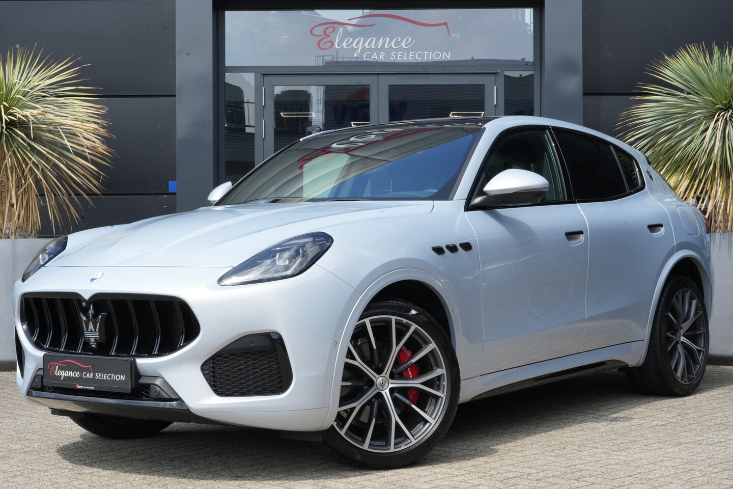 Maserati Grecale - 2.0 MHEV Modena 330pk Panoramadak/360Camera/SonusFaber - AutoWereld.nl