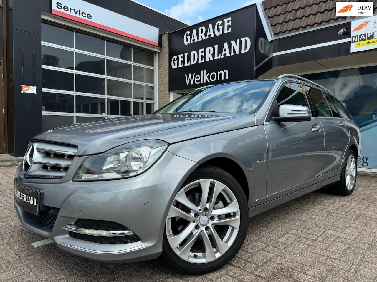 Mercedes-Benz C-klasse - 180 Avantgarde | Leder | Navi | Cruise | Climate | Pdc | Isozit! | Vol-optie's! - AutoWereld.nl