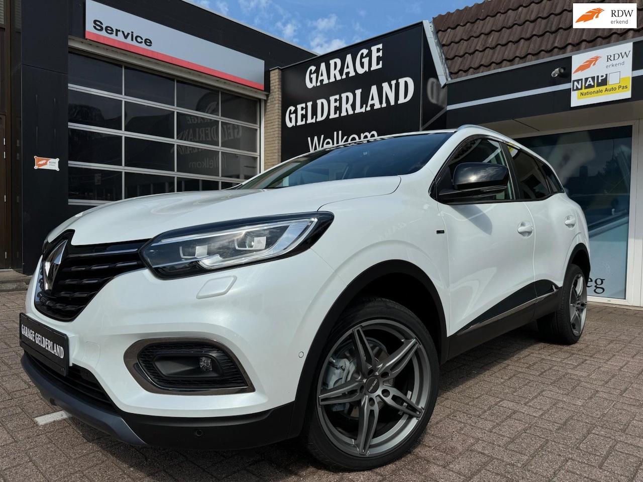 Renault Kadjar - 1.3 159PK BOSE | LedLight | Leder | Navi | Camera | Cruise | Climate | Pdc | Iso | Full-op - AutoWereld.nl