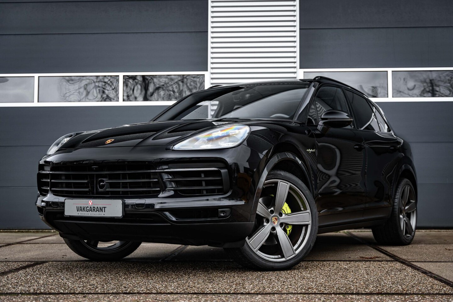 Porsche Cayenne - 3.0 E-Hybrid Panorama dak |22" |Led-matrix | Sfeerverlichting |Luchtvering | ACC |Sport Ch - AutoWereld.nl