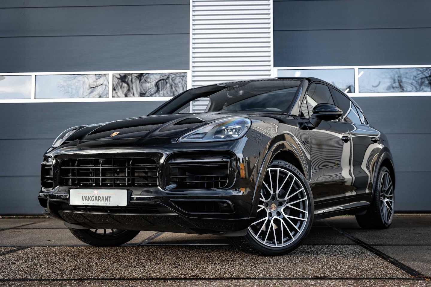 Porsche Cayenne Coupé - 3.0 E-Hybrid |Pano |Luchtvering |Alcantara hemel/stuurwiel |Bose |HUD | BTW - AutoWereld.nl