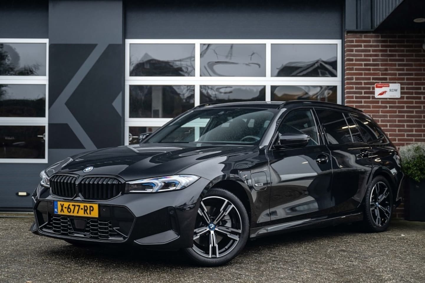 BMW 3-serie - 330 330e M Sport | Widescreen | Adapt. Led | HIFI | ACC | Trekhaak | Camera | 18 Inch - AutoWereld.nl