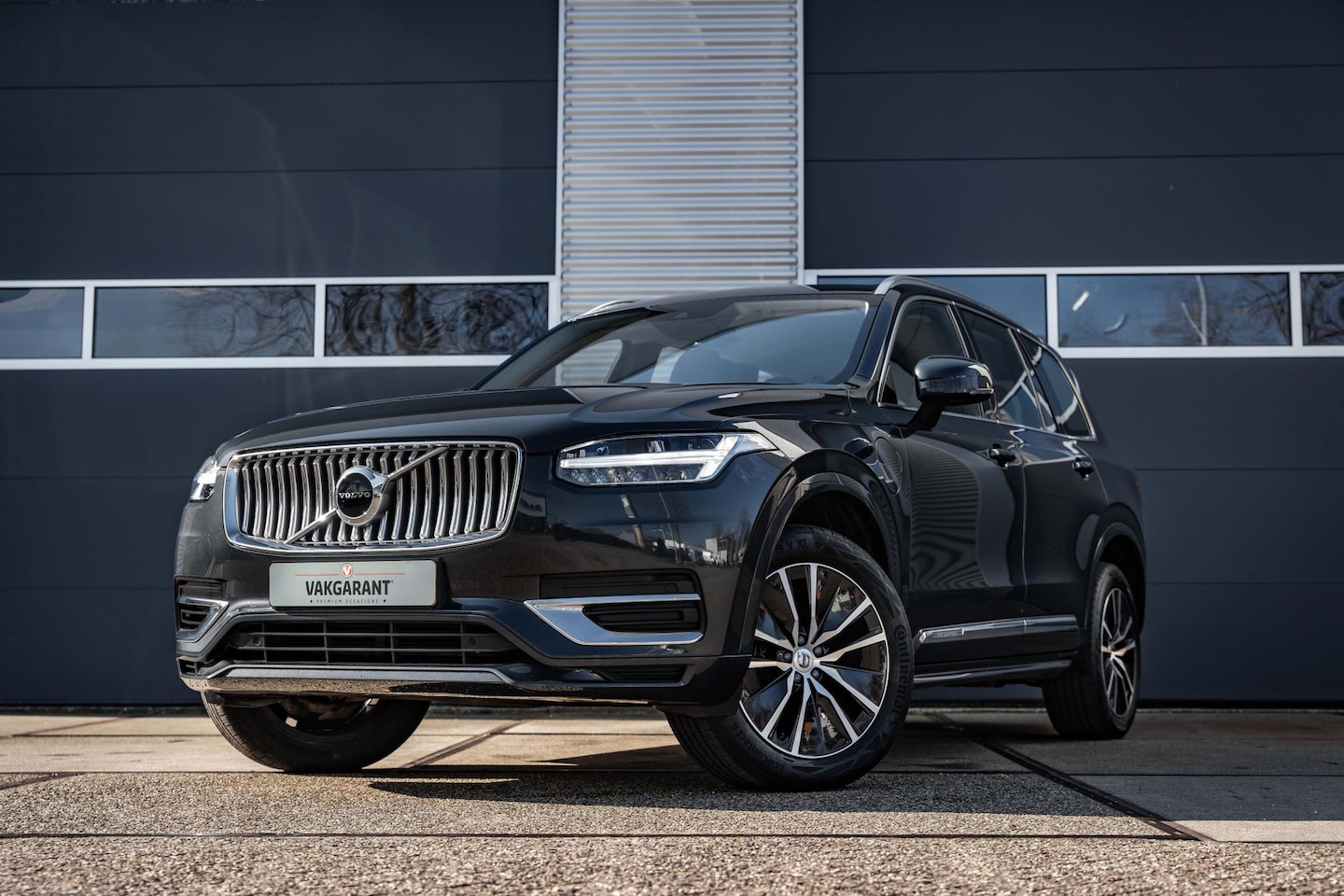 Volvo XC90 - 2.0 T8 Recharge AWD Business Pro 7p. | Stoel-/Stuurverw. | Leder | Keyless | Camera | ACC - AutoWereld.nl