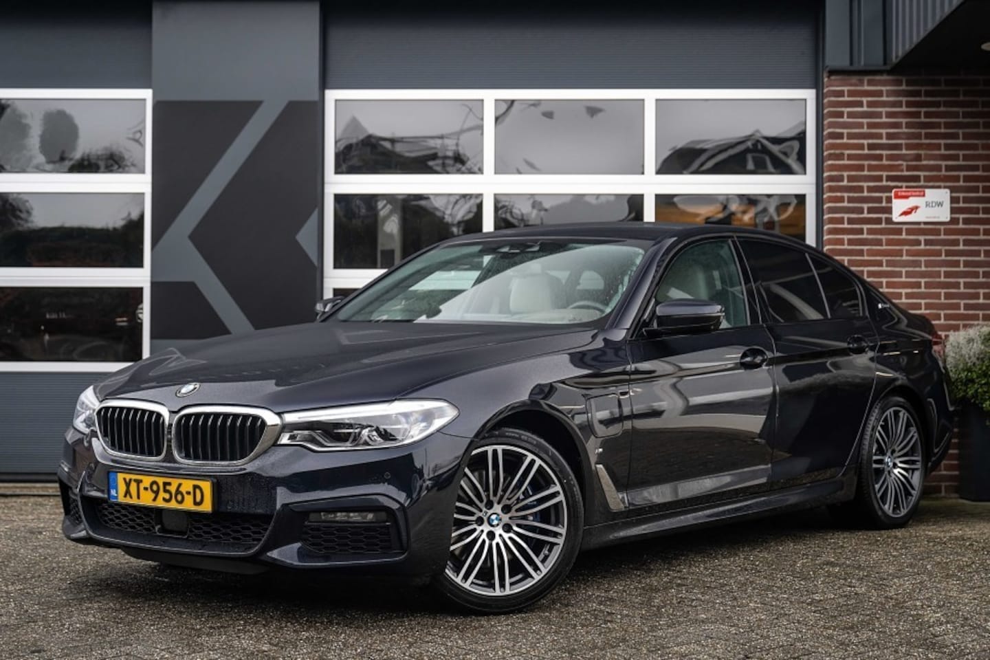 BMW 5-serie - 530 530e iPerformance High Executive | M-Sport | Head-Up | 360 | NL-auto | ACC | Adapt. Le - AutoWereld.nl