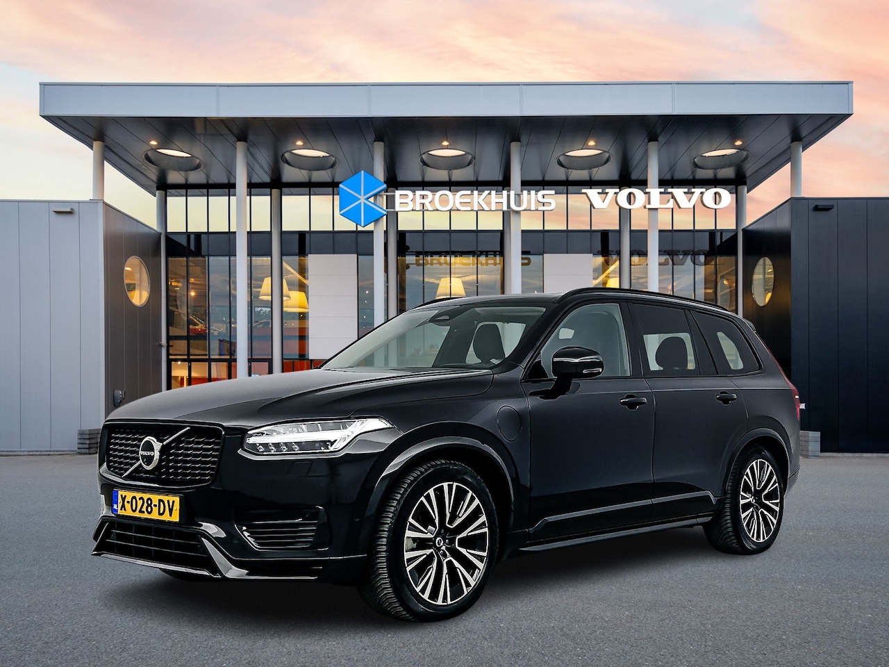 Volvo XC90 - T8 Recharge Ultimate Dark | Luchtvering | 360 Camera | Trekhaak | Head-up | Harman Kardon - AutoWereld.nl