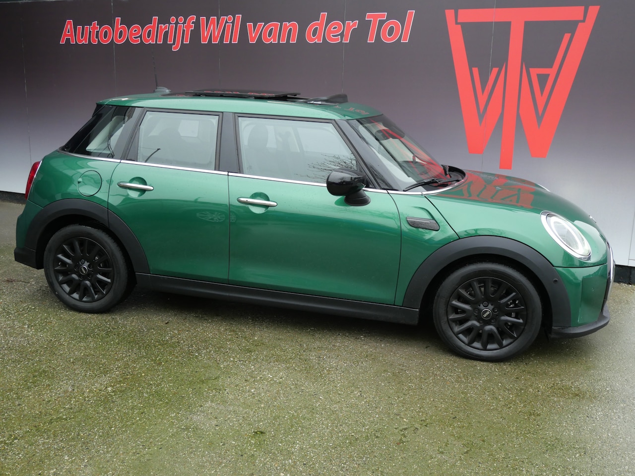 MINI Cooper - 1.5 CLASSIC | 5-DRS | AUTOMAAT | PANORAMA | H.U.D. | LEER | VIRTUAL | FABRIEKSGARANTIE!! - AutoWereld.nl