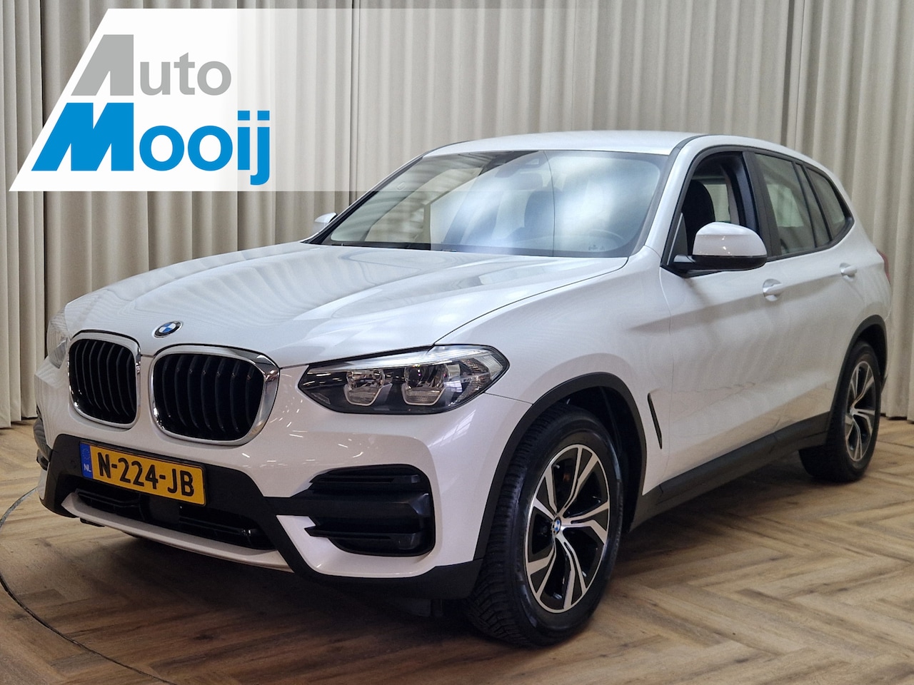 BMW X3 - xDrive20i Leder / Stoelverwarming / LED / Adaptive Cruise / Navigatie / ECC Clima / 18'' L - AutoWereld.nl