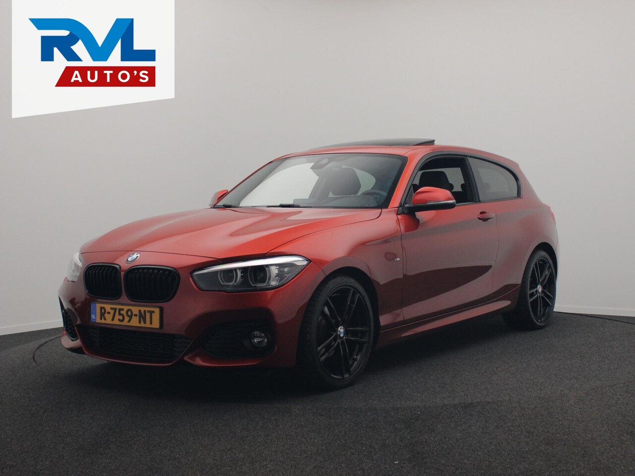 BMW 1-serie - 118i Edition M Sport Shadow High Executive Pano/dak Alcantara Led - AutoWereld.nl