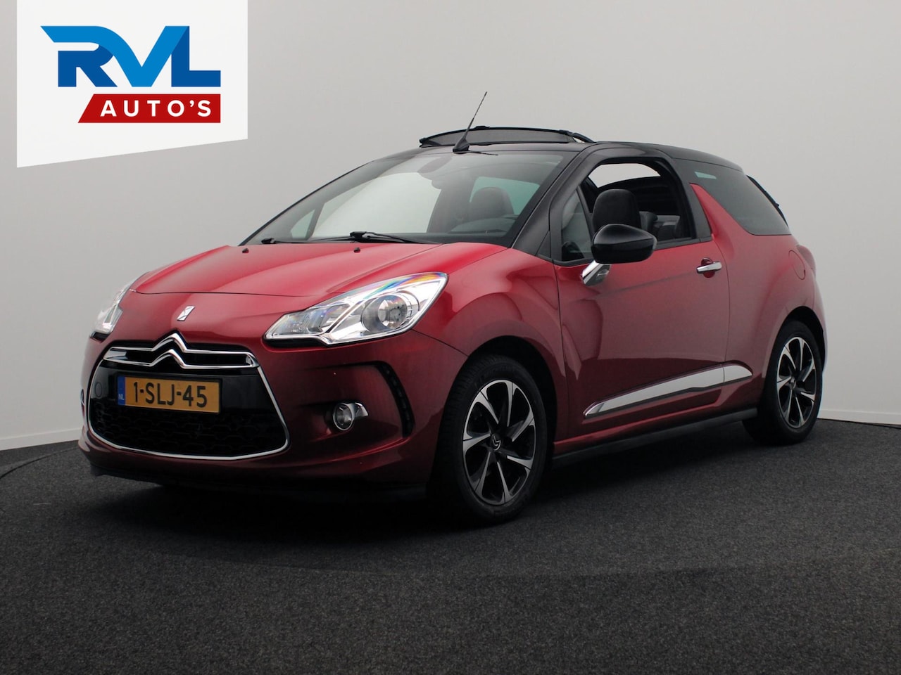 Citroën DS3 Cabrio - 1.2 VTi Chic Navigatie Climate-control Cruise * Origineel Nederlands * - AutoWereld.nl