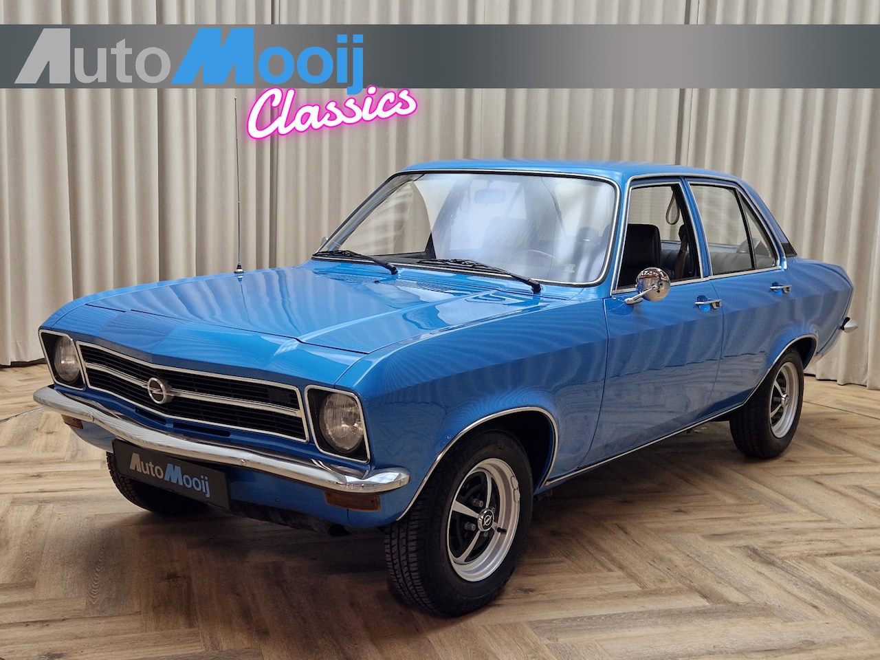 Opel Ascona - 1600 S de Luxe *Monza Blue* Origineel Belgisch geleverd / Gerestaureerd / Automaat - AutoWereld.nl