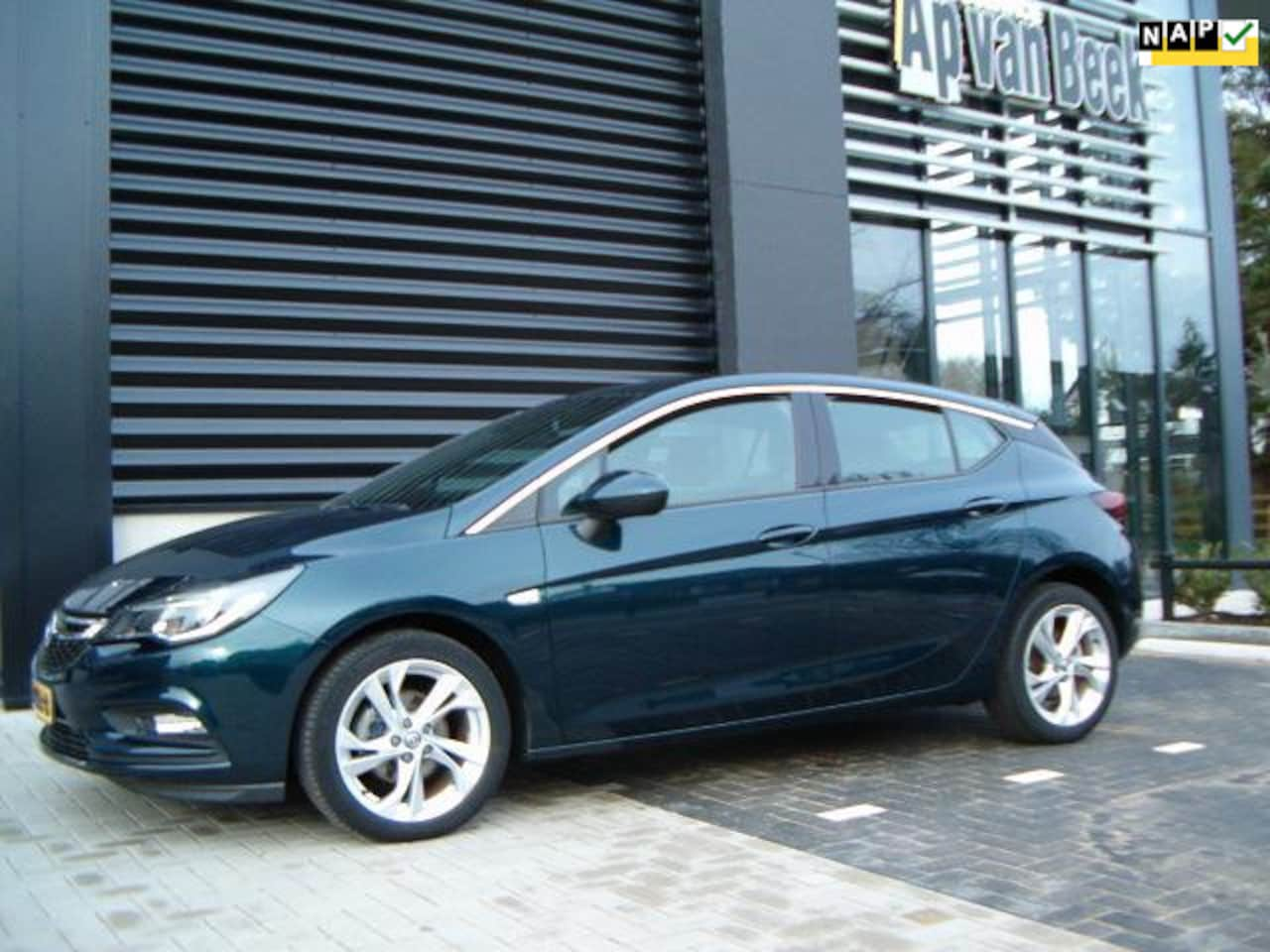 Opel Astra - 1.4 Business+ Climate-control - AutoWereld.nl