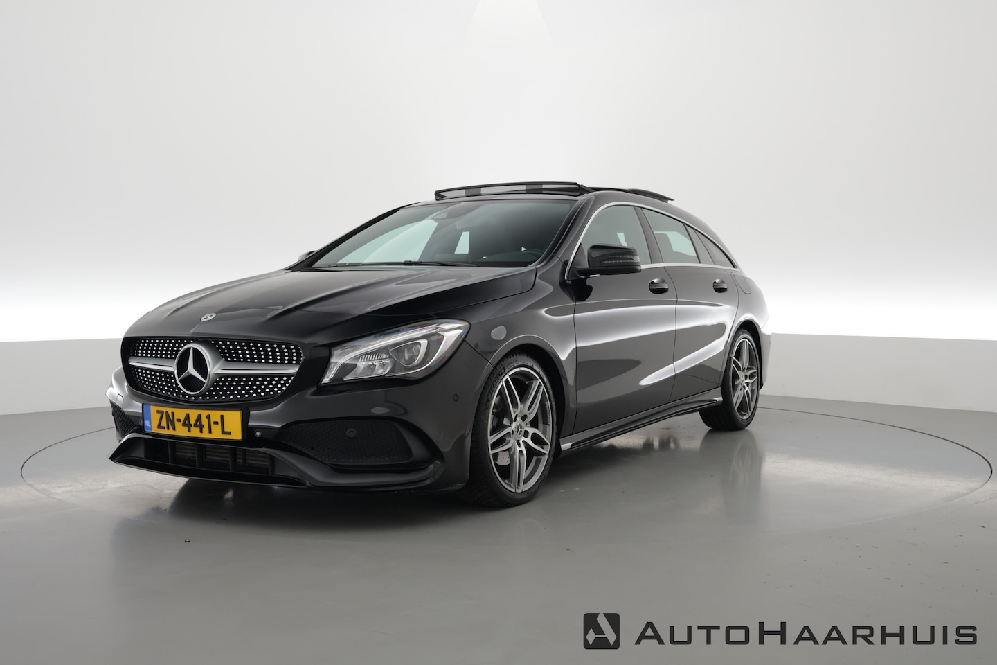 Mercedes-Benz CLA-klasse Shooting Brake - 180 AMG-Line | Pano | Camera | Navi | Trekhaak | Stoelverw. | - AutoWereld.nl