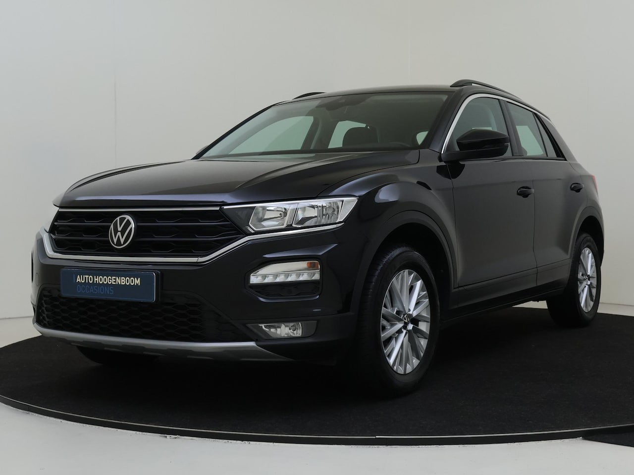 Volkswagen T-Roc - 1.5 TSI Style | Achteruitrijcamera | Keyless | Stoel- en stuurverwarming | CarPlay | Adapt - AutoWereld.nl