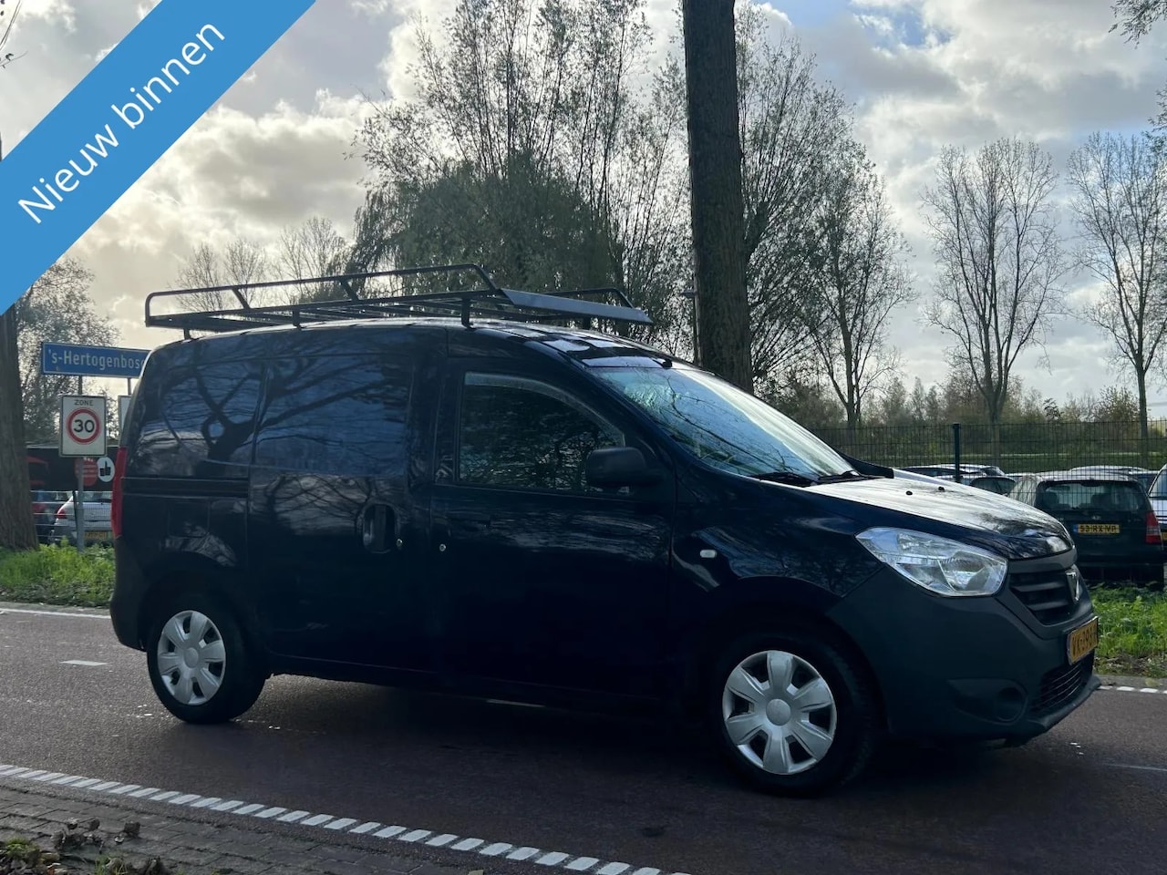 Dacia Dokker - 1.6 Basic PDC!IMPERIAAL!TREKHAAK! - AutoWereld.nl