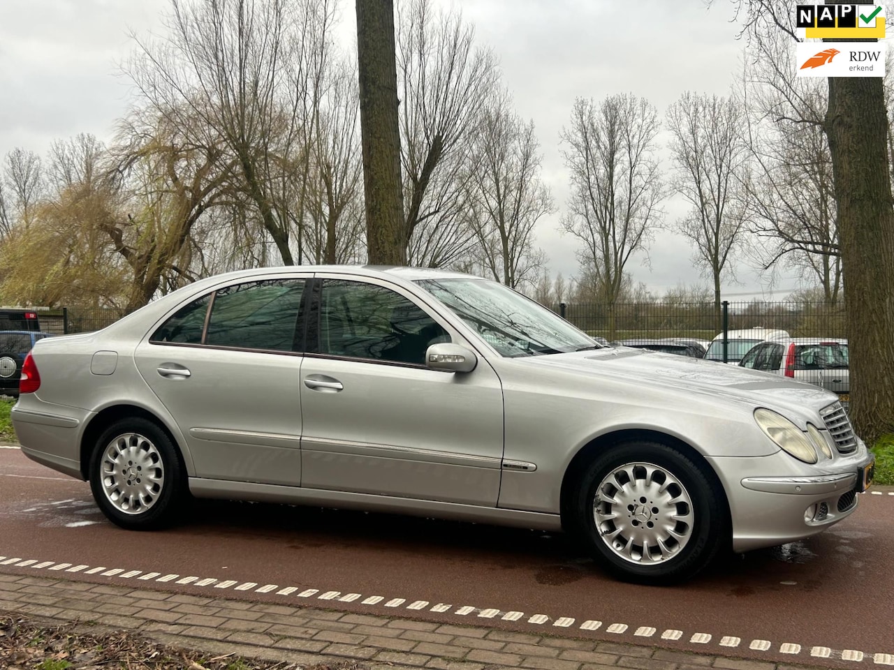 Mercedes-Benz E-klasse - 200 K. Elegance AUTOMAAT!CLIMA!NETJES!KOOPJE! - AutoWereld.nl