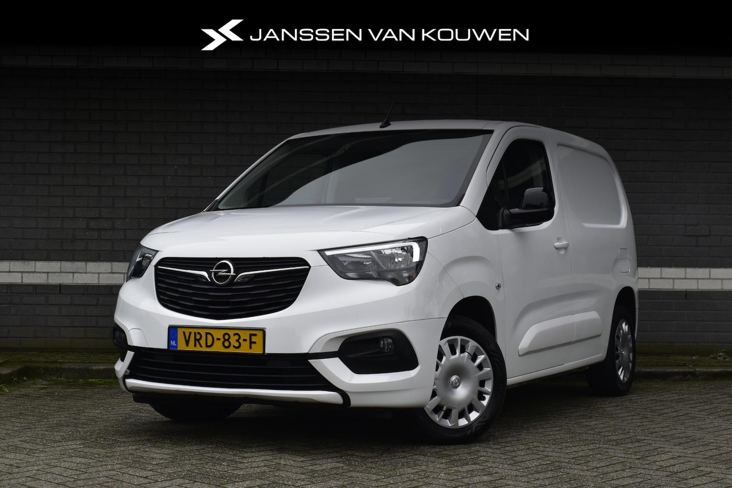 Opel Combo - 1.5D L1H1 Edition / Navigatie / PDC / Laadvloer - AutoWereld.nl