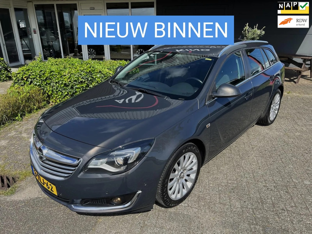 Opel Insignia Sports Tourer - 1.6 T Edition AUT/CLIMA/NAV/PDC/DODEHOEK - AutoWereld.nl