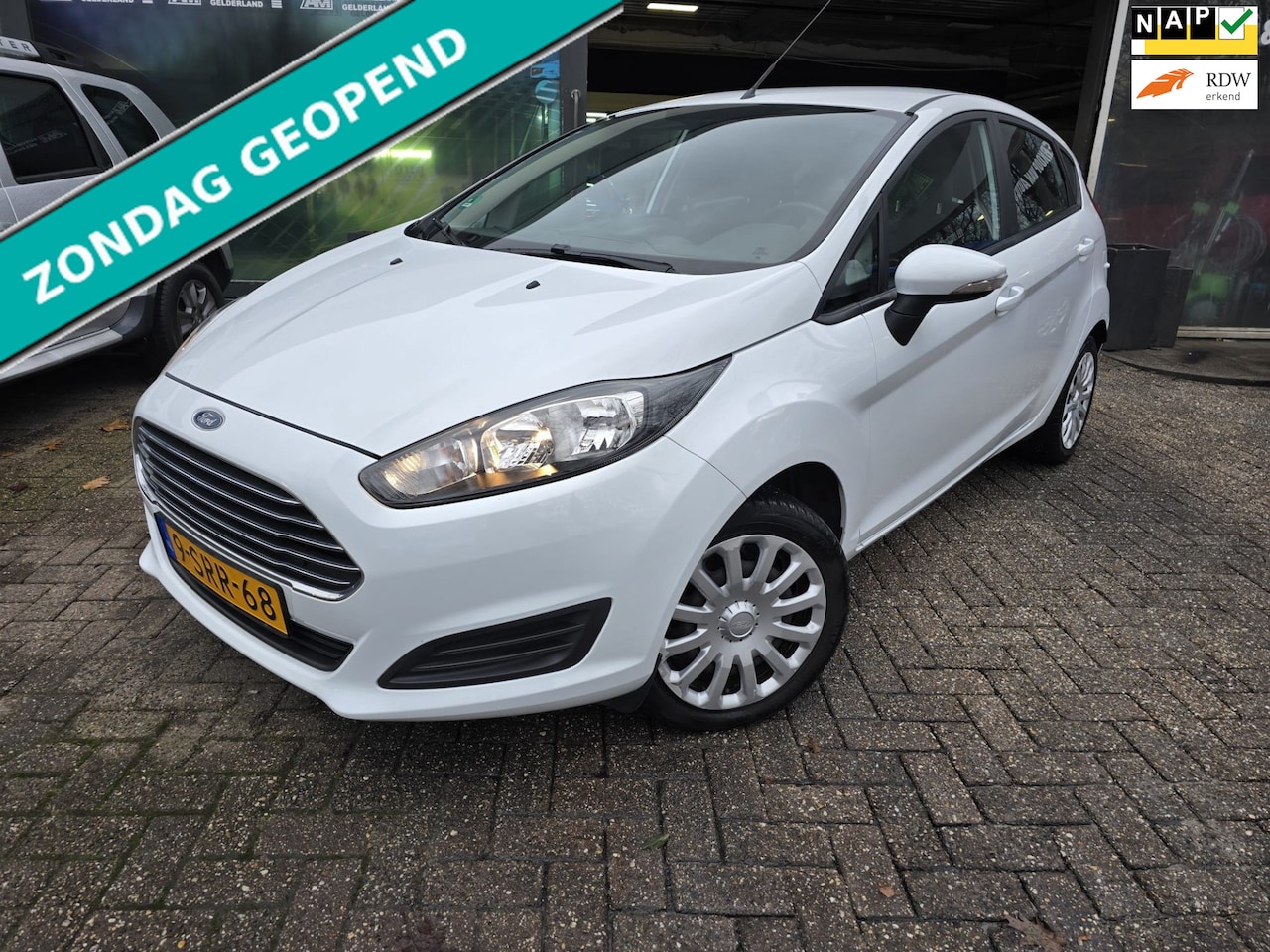 Ford Fiesta - 1.0 Style | 1E EIGENAAR | 12 MND GARANTIE | AIRCO | NAVI | NW APK | - AutoWereld.nl