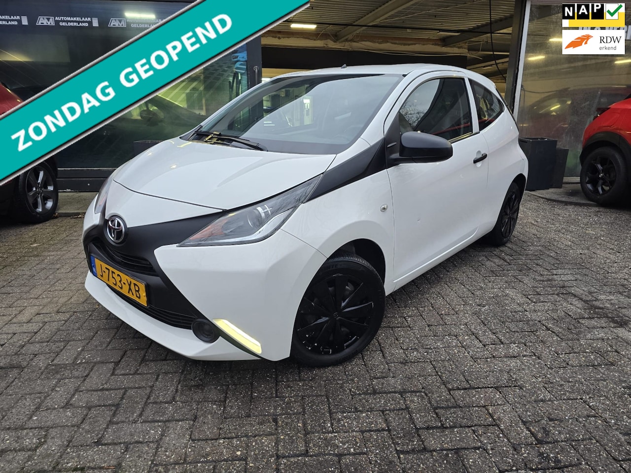 Toyota Aygo - 1.0 VVT-i x | NIEUWE APK | 12MND GARANTIE | AIRCO | - AutoWereld.nl