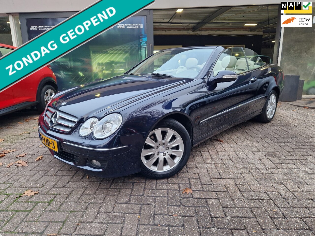 Mercedes-Benz CLK-klasse Cabrio - 200 K. Elegance | AUTOMAAT | 2E EIGENAAR | NL AUTO | PDC | LEDER | NAVI | - AutoWereld.nl