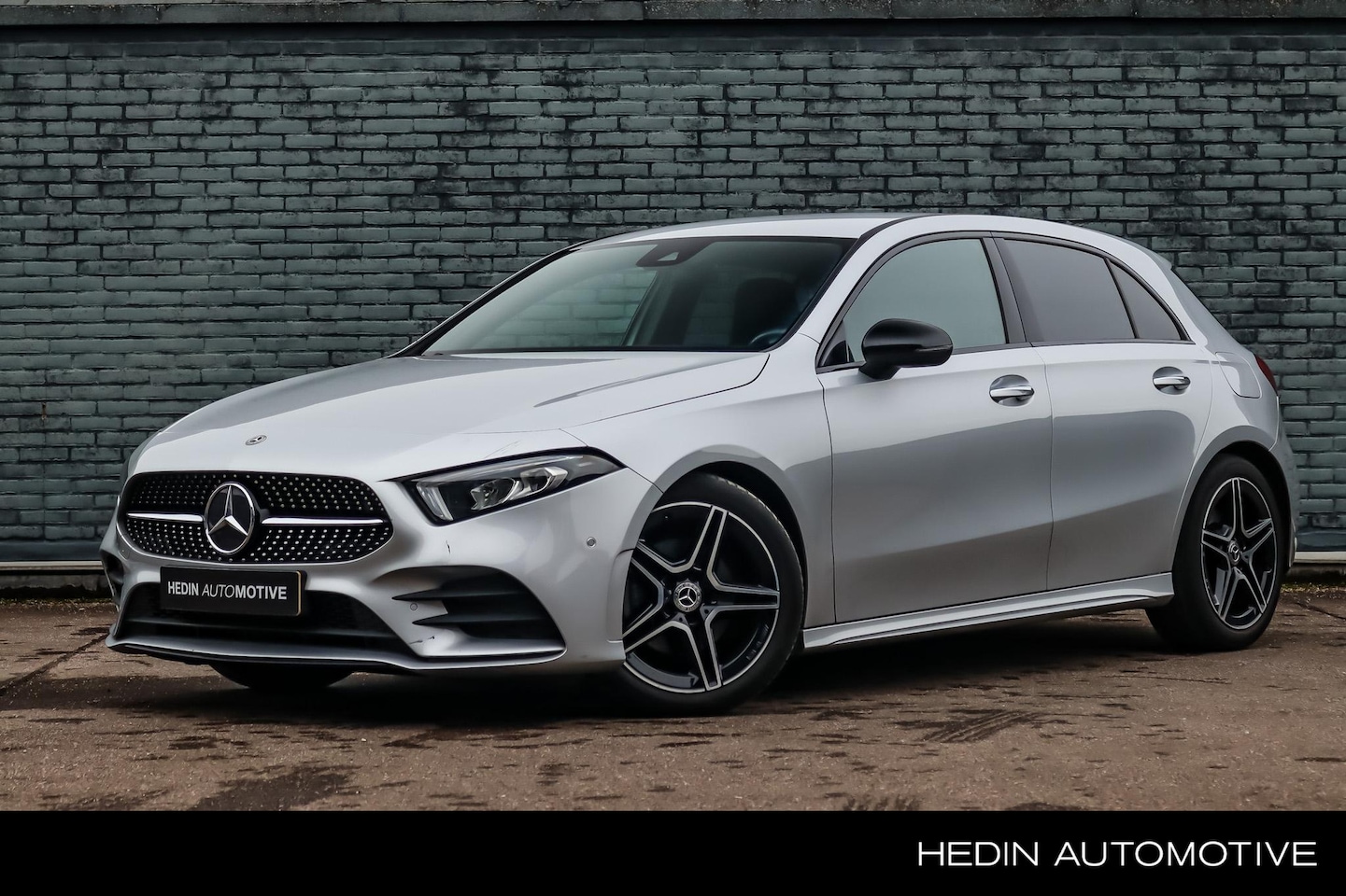 Mercedes-Benz A-klasse - A 200 Automaat Launch Edition AMG Line | Nightpakket | Advanced Sound System | Sfeerverlic - AutoWereld.nl