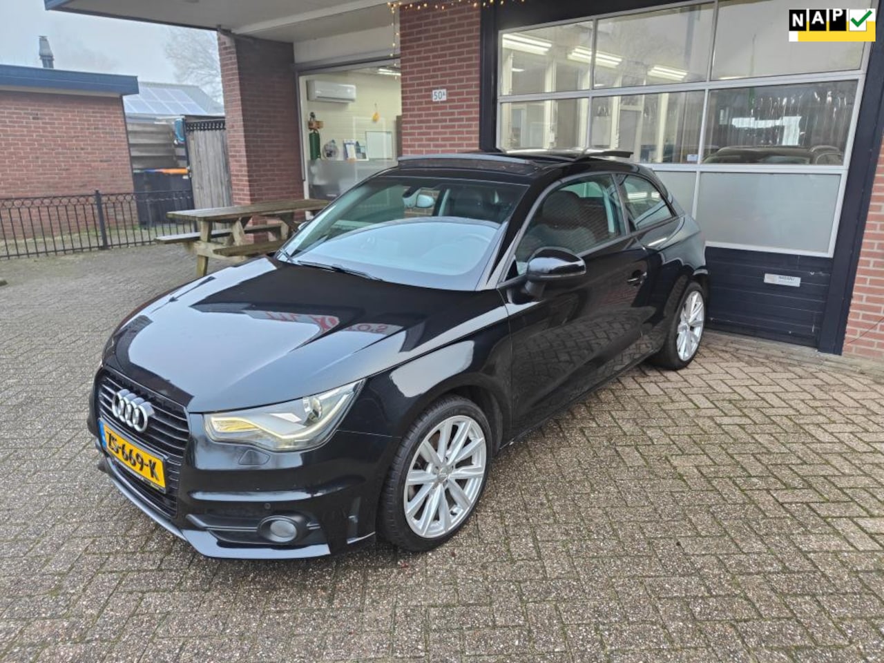 Audi A1 - 1.4 TFSI Attraction 1.4 TFSI Attraction, Panorama, PDC, Cruise, Led Xenon, Stoelverwarming - AutoWereld.nl