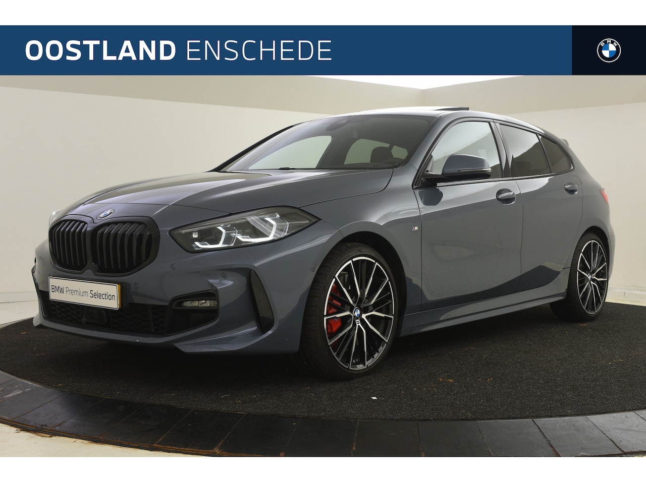 BMW 1-serie - 118i High Executive M Sport Automaat / Panoramadak / M sportstoelen / Adaptieve LED / Acti - AutoWereld.nl