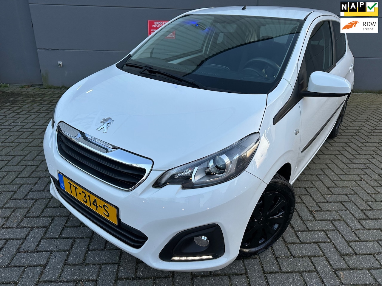 Peugeot 108 - 1.0 e-VTi Active*1 EIGNAAR*AIRCO*APK*NAP*ELKT-RAAM*Bluetooth*C-D AFSTAND*ISOFIX - AutoWereld.nl