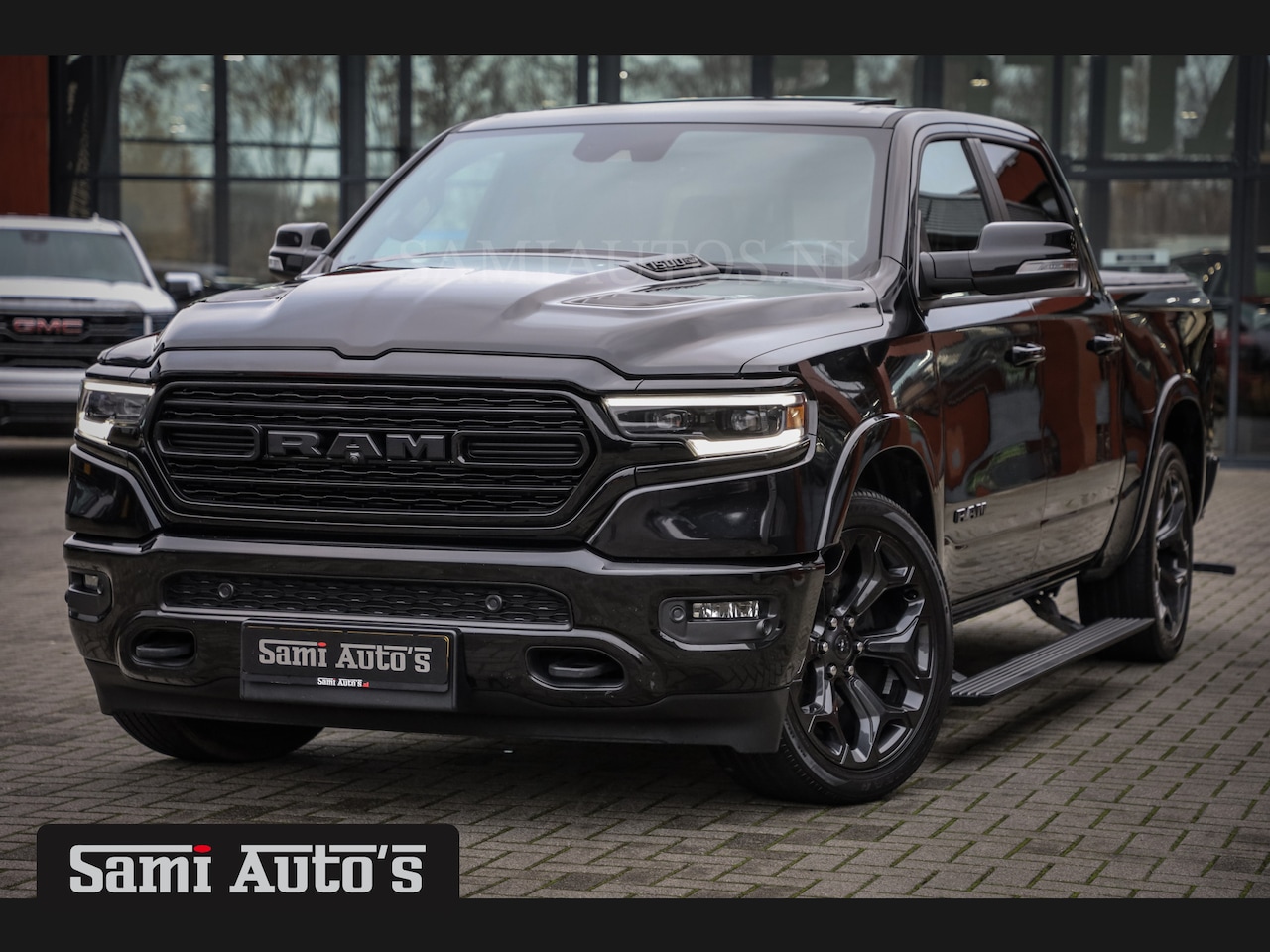 Dodge Ram 1500 - NIGHT EDIT LIMITED | 402PK 5.7 V8 4x4 | LUCHTVERING | BOM VOL | DUBBELE CABINE | 5 PERSOON - AutoWereld.nl