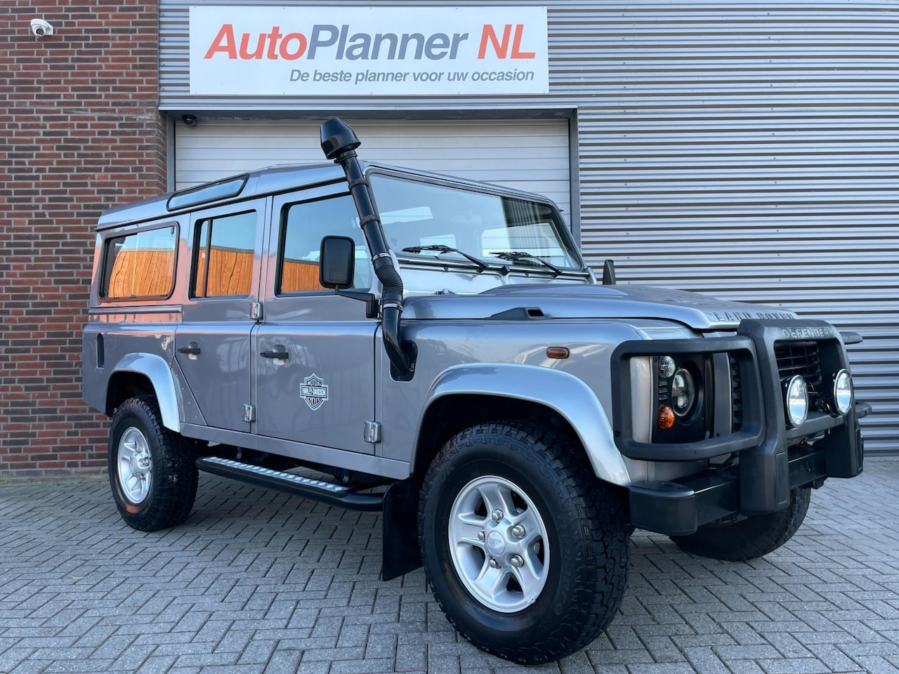 Land Rover Defender 110 - 2.2 Td4 110''! Airco! Leder! 7-Persoons! - AutoWereld.nl