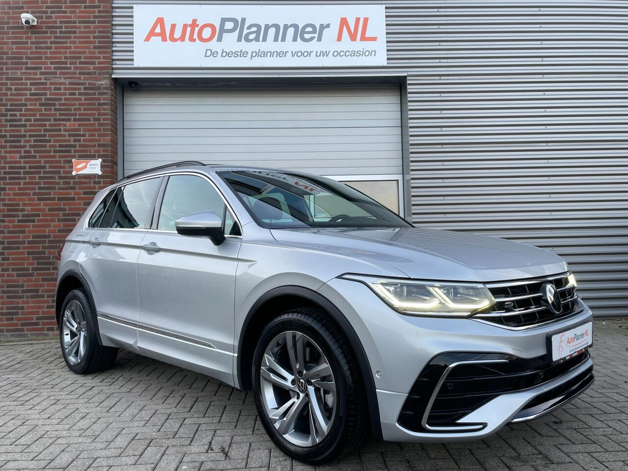 Volkswagen Tiguan - 1.4 eHybrid 2X R-line! Camera! Virtual! - AutoWereld.nl