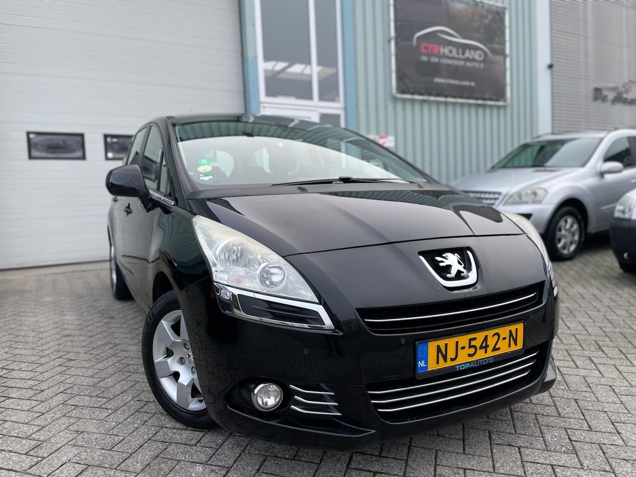 Peugeot 5008 - 1.6 e-HDi Blue Lease 7p. (bj 2012) AUTOMAAT|NAVI|PDC - AutoWereld.nl