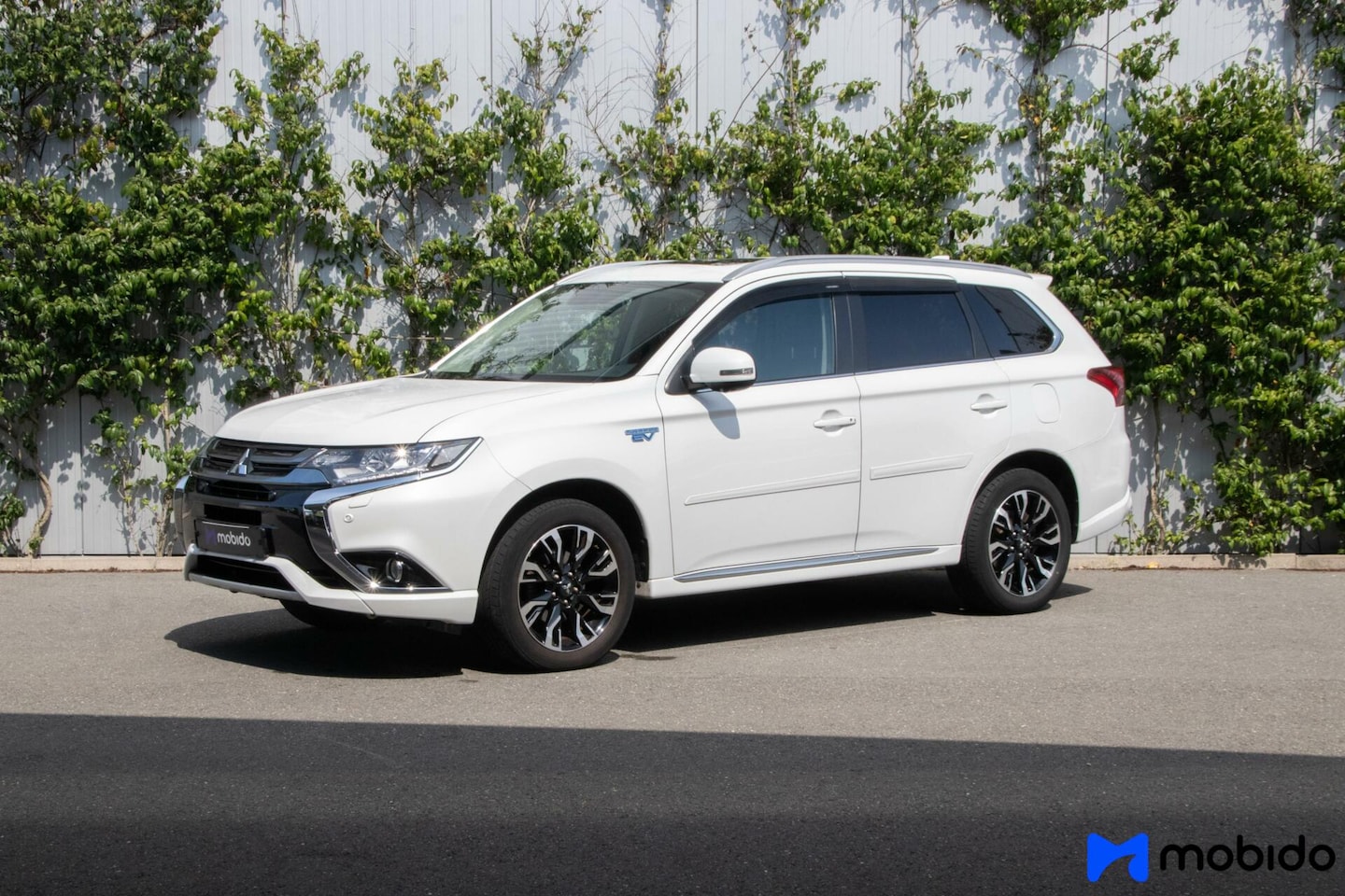 Mitsubishi Outlander - 2.0 PHEV instyle 2.0 PHEV instyle+ - AutoWereld.nl