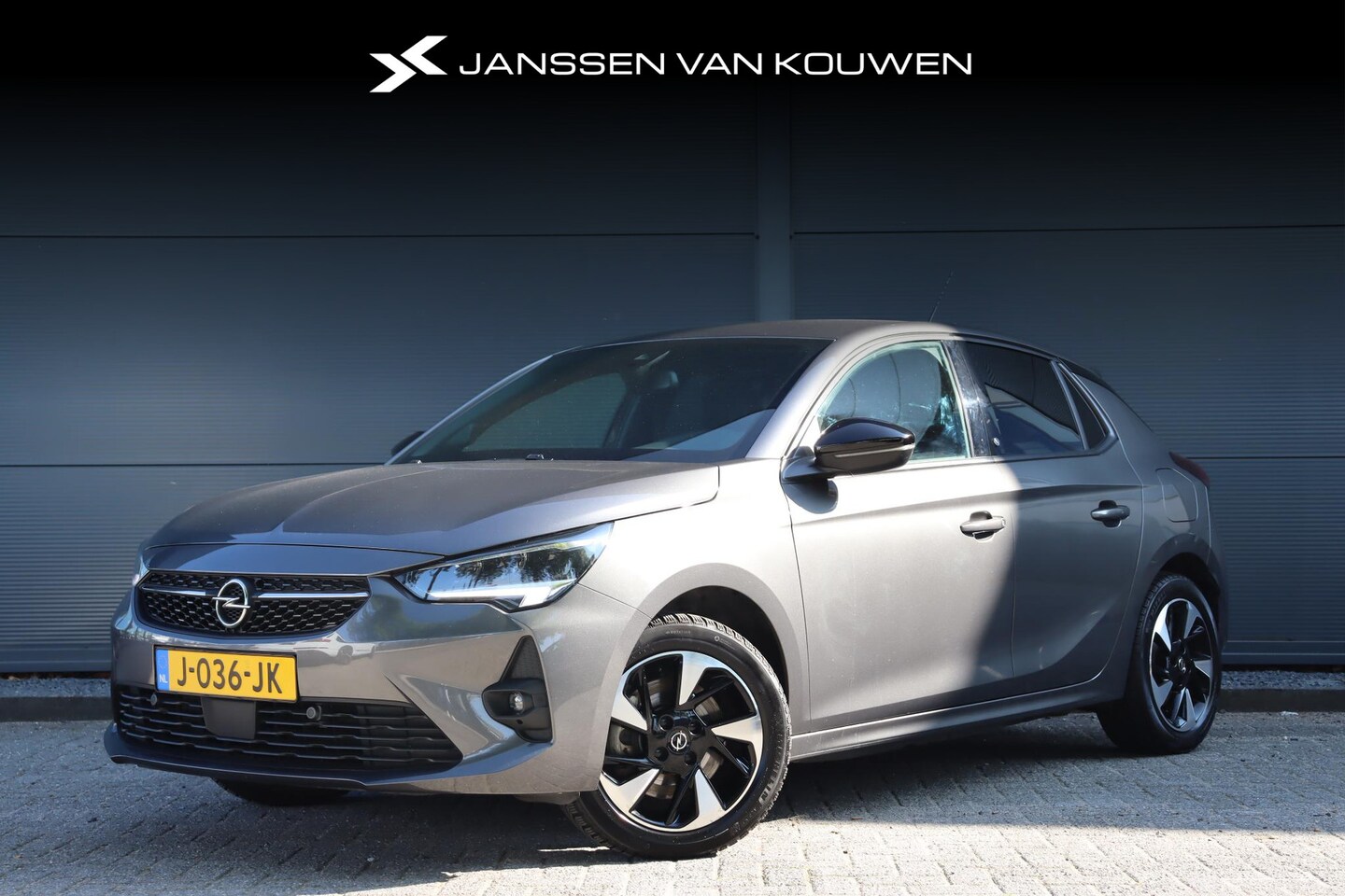 Opel Corsa-e - GS Line 50 kWh / Clima / SOH 93% / LED / Carplay Navigatie - AutoWereld.nl