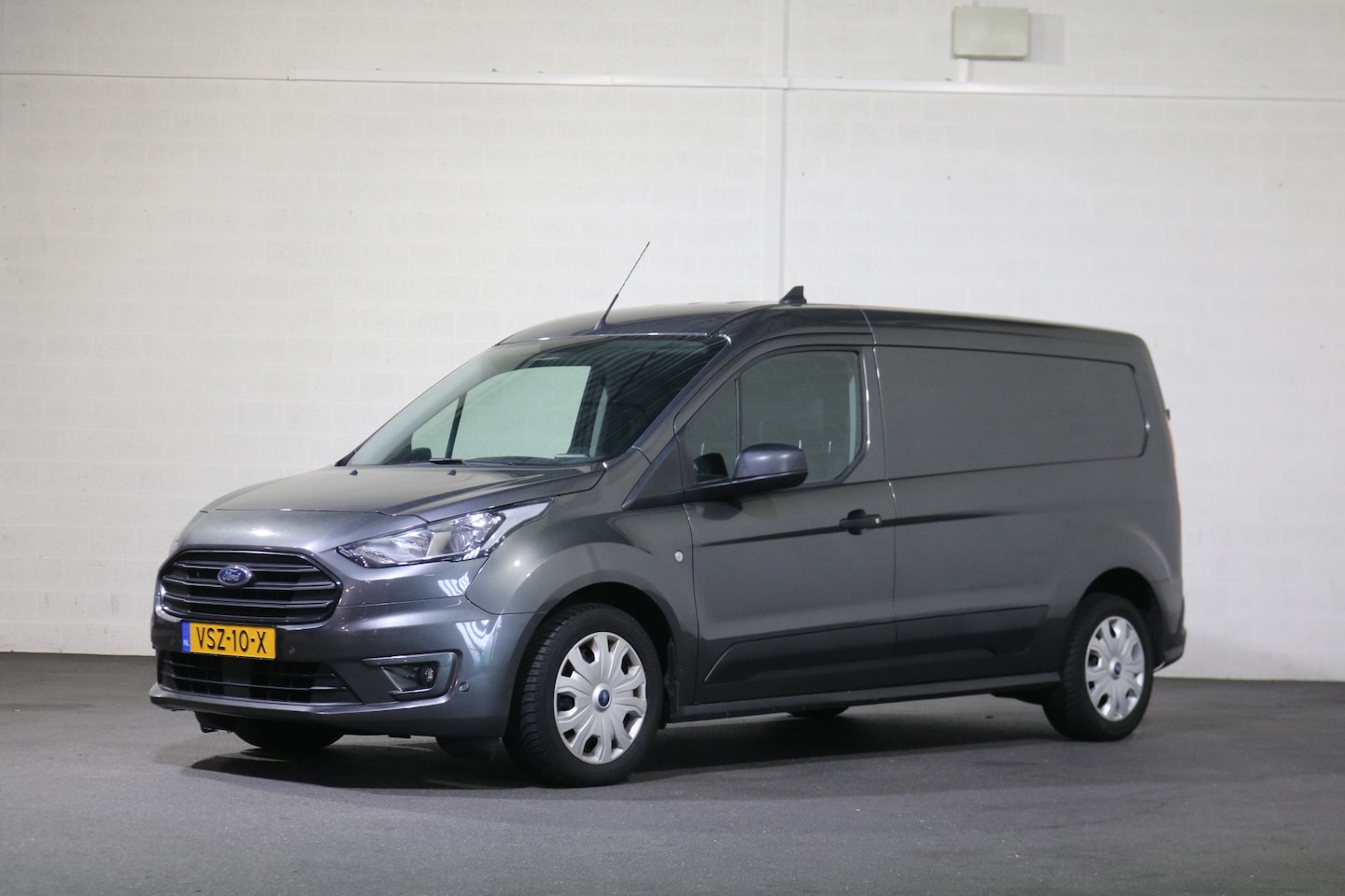 Ford Transit Connect - 1.0 Ecoboost L2 Trend Airco Navigatie Camera Trekhaak - AutoWereld.nl