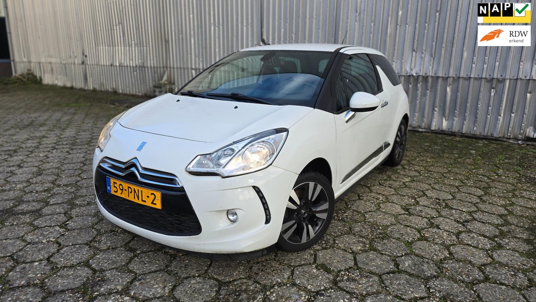 Citroën DS3 - 1.6 So Chic in White 1.6 So Chic in White - AutoWereld.nl