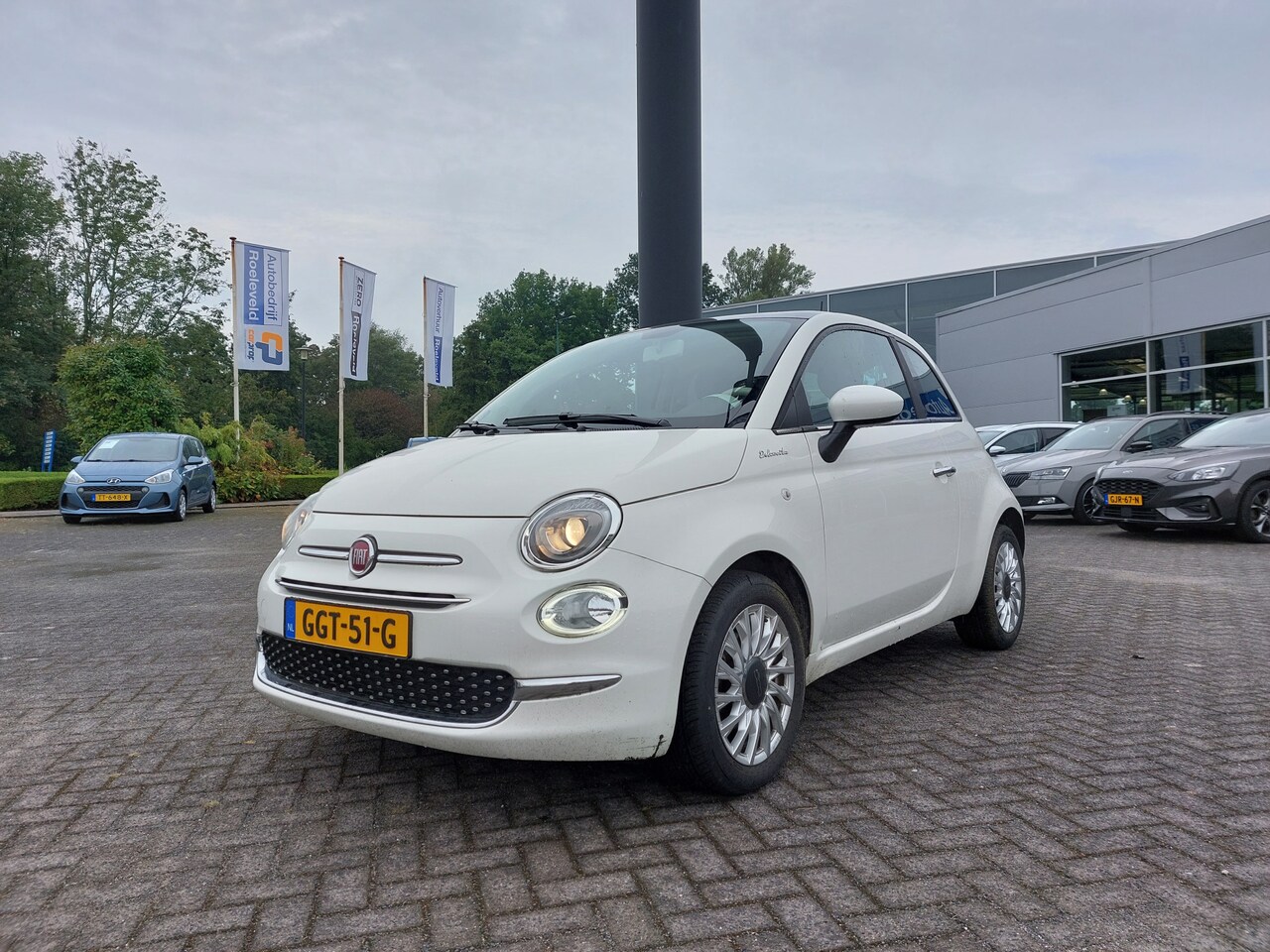 Fiat 500 - 1.0 Hybrid 70pk Dolcevita | Apple Carplay + Android Auto | Clima | Cruise | Panoramadak | - AutoWereld.nl