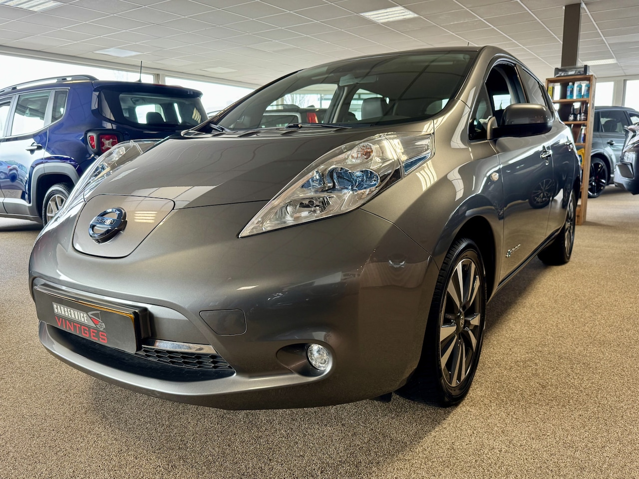 Nissan LEAF - Business Edition 30 kWh Leder, L/m vegen, Navi, 360cam! - AutoWereld.nl