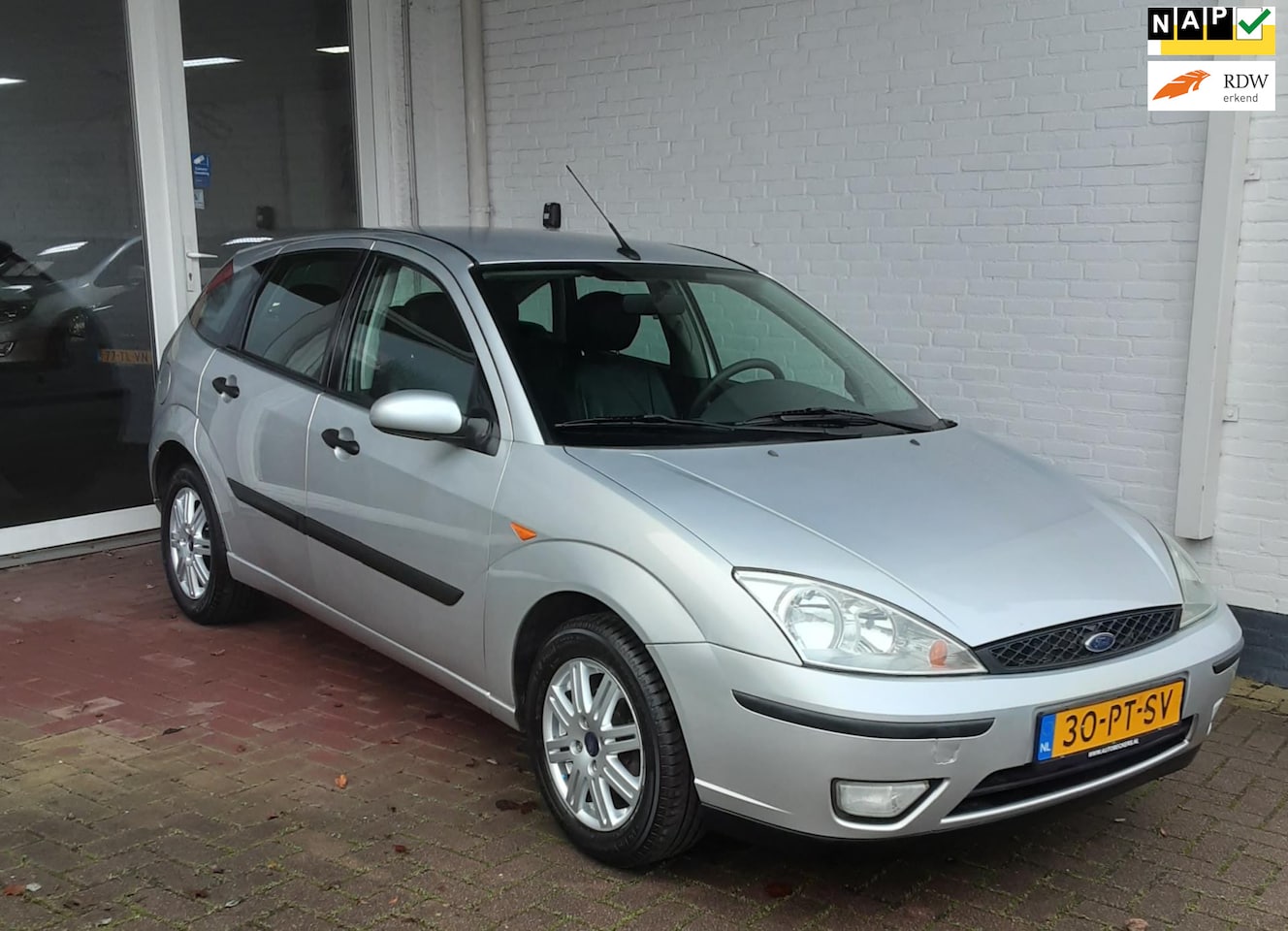 Ford Focus - 1.6 16V Futura * AIRCO / NWE DISTR.RIEM* - AutoWereld.nl