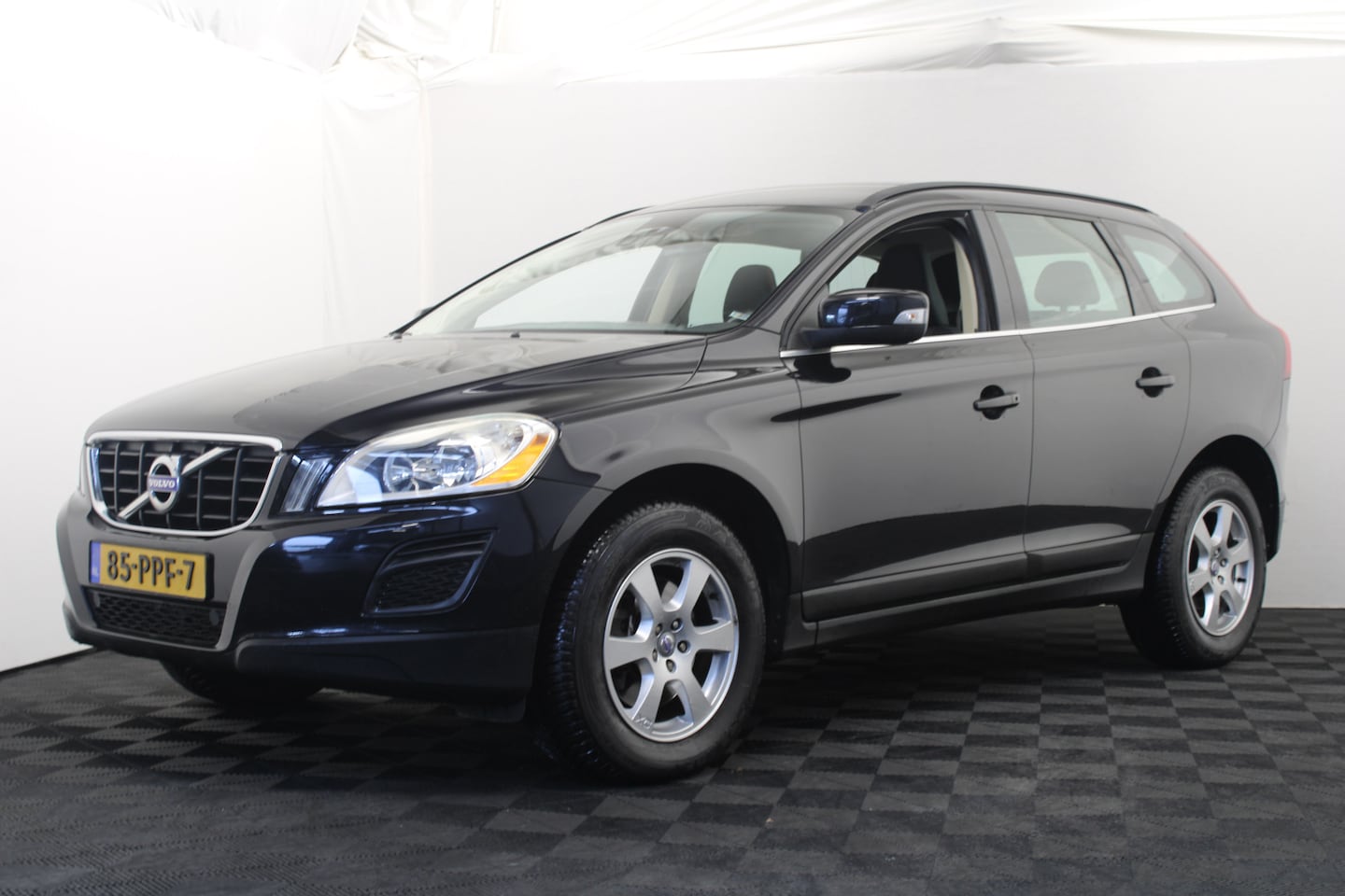 Volvo XC60 - 2.0 D3 Momentum 2.0 D3 Momentum - AutoWereld.nl