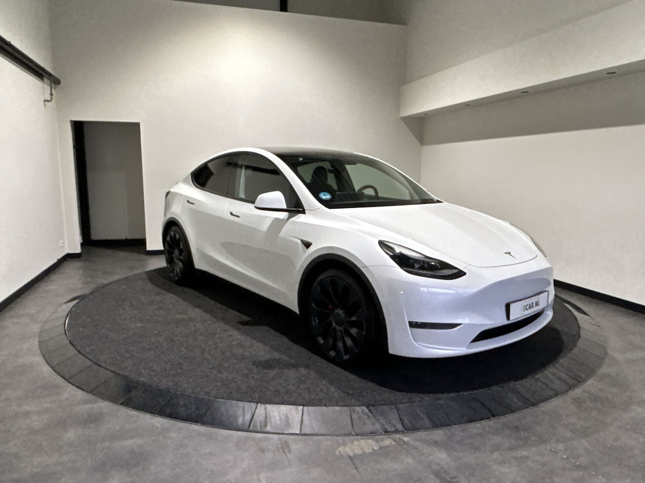 Tesla Model Y - Performance AWD 75 kWh | 462 PK! | Achterspoiler | Extra getint glas achter - AutoWereld.nl