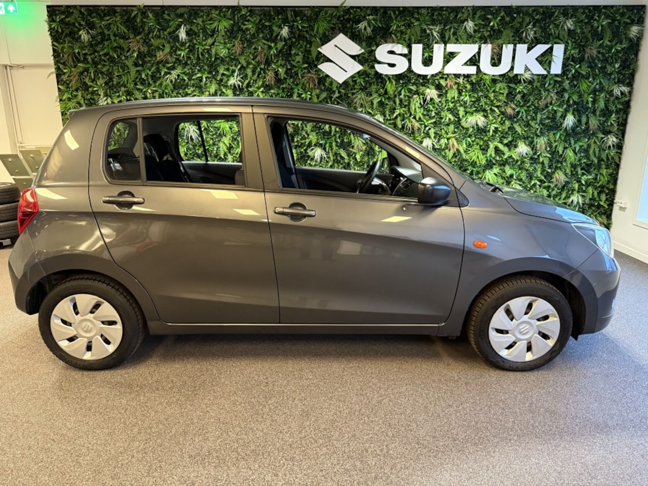 Suzuki Celerio - 1.0 Comfort AIRCO Handsfree 1.0 Comfort - AutoWereld.nl